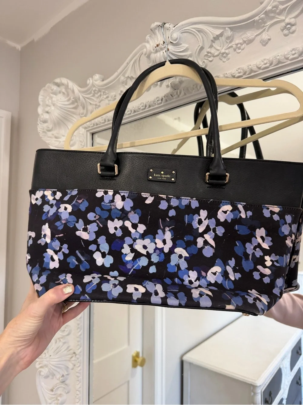 Kate Spade New York Scattered Hydrangeas Grove Street Small Margareta Tote Bag